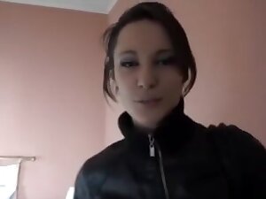 brunette enculée à l'hotel