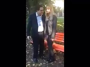 giovani ragazze pompino italiano al parco
