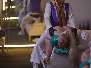 Alexis Andrews In Clown Fucks Big Ass Genie 4k) - Bbw