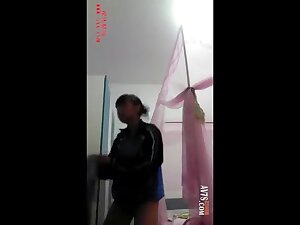 220712全裸ダンスの美少女が話題177
