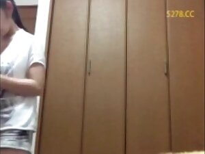 bl220105胸チラさせる生配信者137