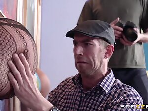 Is Very Experienced In The Art Of Making Milfs Cum - Julie Cash