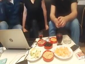 Yengemi abimle sikiyoruz