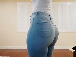 Bri Martinez In The Perfect Jeans For Curvy Girls