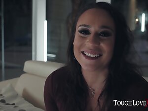 Carmela Clutch from Miami loves rough sex