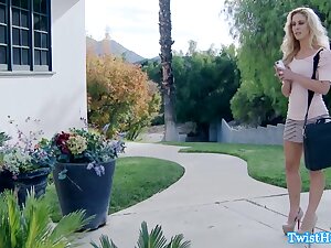 Classy mature babe pussy railed until facial