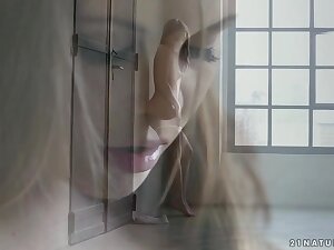 21Naturals Video: Bare