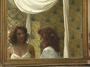 Erika Bella et Simona Valli s'amusent ensemble