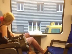 I’m masturbating in train