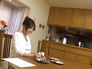 Yui Akane in Keep Secret About Sex 2