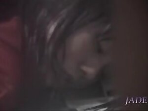 Japanese beauty drills her bun in kinky spy video