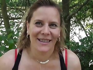 Milf blonde aux gros gangbang