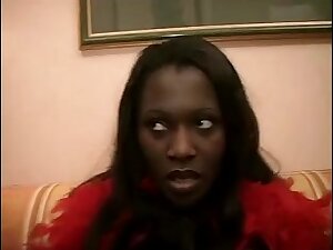 Darksome french ! large arse , gros cul