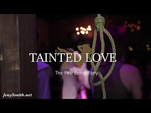 Jeny Smith goes naked at sex party