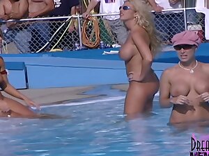 Big Tits And Wide Open Pussies At Nudes A Poppin