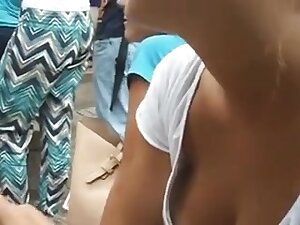 Downblouse blond