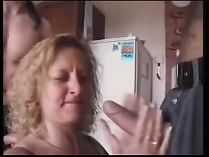 Dee (Housewives Dreams)