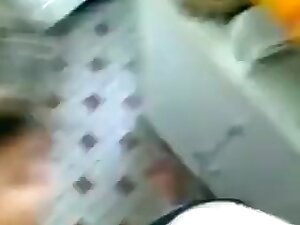 Algerian slut gives a head