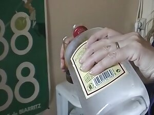 Mémé se fait sodomisée