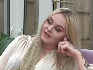 SEXY MOMMA - Lana Rose Licks Step mom Pia's Twat!