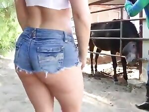 Redneck cowgirl Aj Applegate loves to ride a bbc.