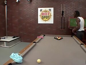 39 Year Old Mae Victoria Brings The Bush Back