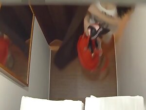 Squirting MILF Enjoying Strong Orgasm on Massage