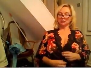 Amateur milf with cracking tits