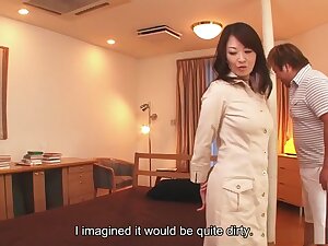 Machimura Sayoko is about to meet one of her online lovers