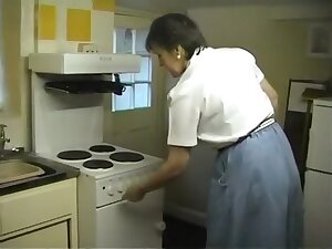 Older Slut Alison Nailed By Repair Man