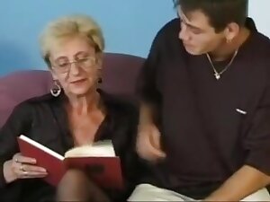 Glasses in semen, fuck upside down. Grandma Chloe