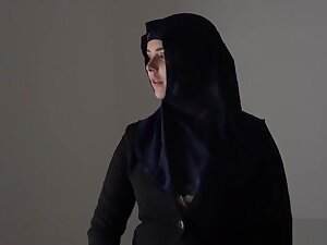 Sex With Muslims Rich Muslim lady Nikky Dream wants to buy apartments