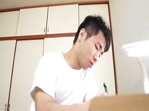 Gentle tugjob of my Step mommy