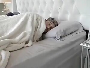 Arab Step mom obligated her Step daughter to fuck