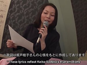 Mature Japanese wife sings naughty karaoke and has sex