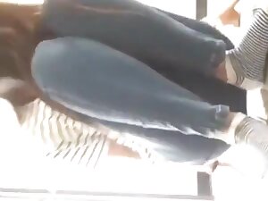 junior chinese girl show us her sexy feet