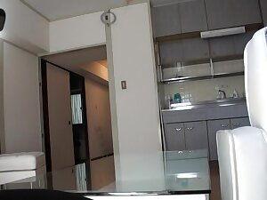 house maid clean the house